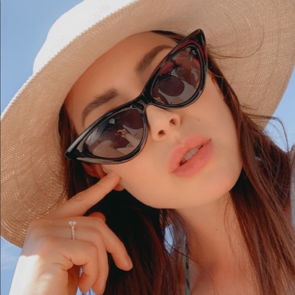 Meet your Posher, Kelsey - Picture 1 of 1